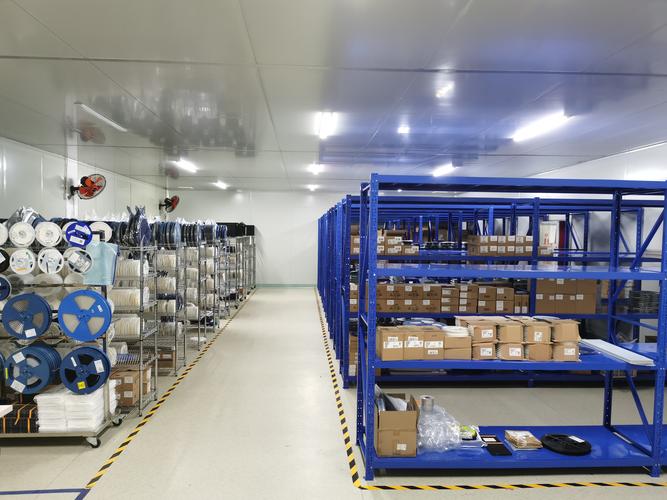 公司經(jīng)營范圍包括:電子產(chǎn)品的研發(fā),生產(chǎn),加工及銷售;網(wǎng)絡(luò)技術(shù),計算機